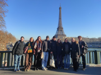 Jugendliche beim Europäischen Jugendtreffen in Paris